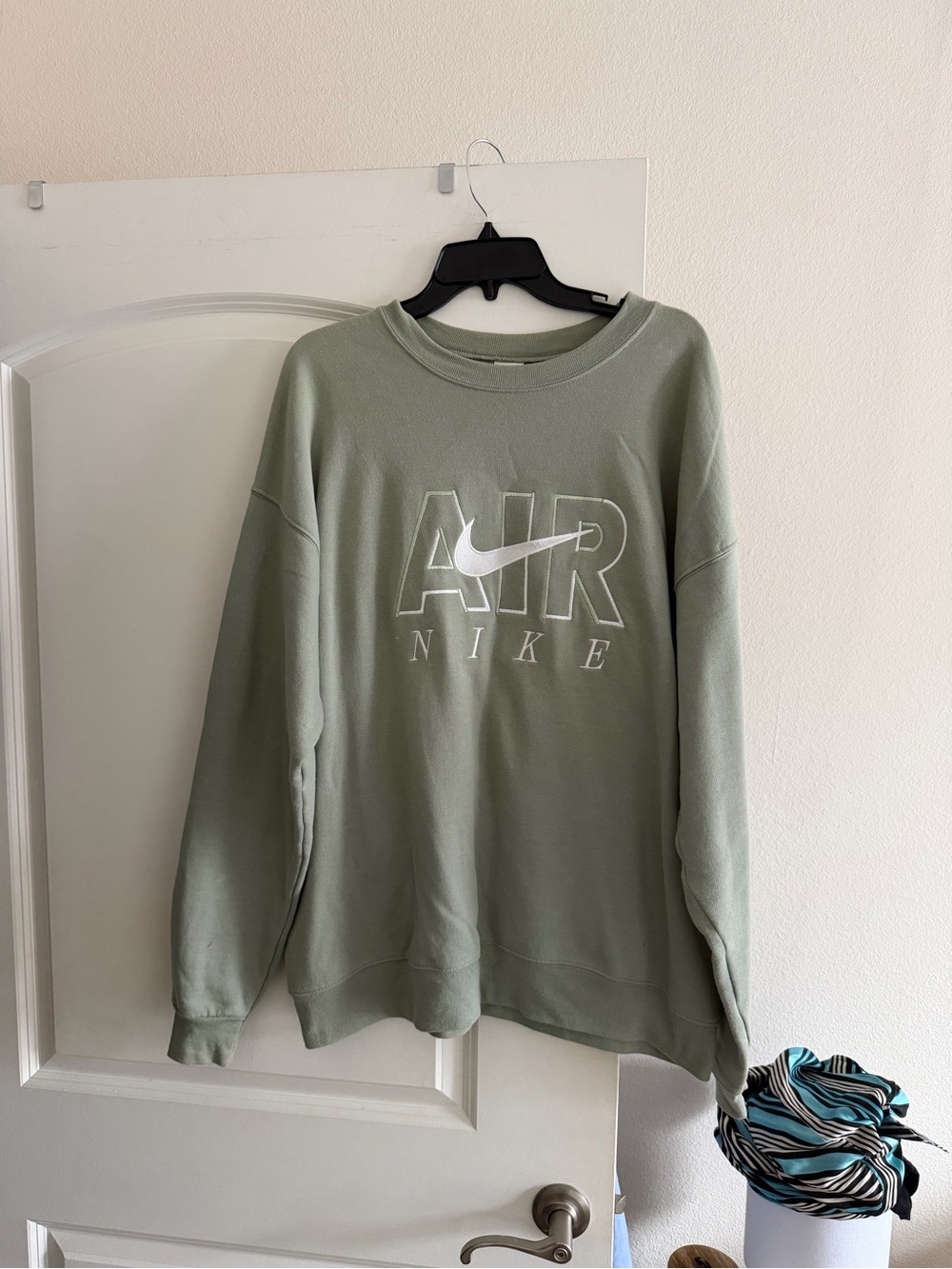 Nike AIR Logo Crewneck Sweatshirt in Sage